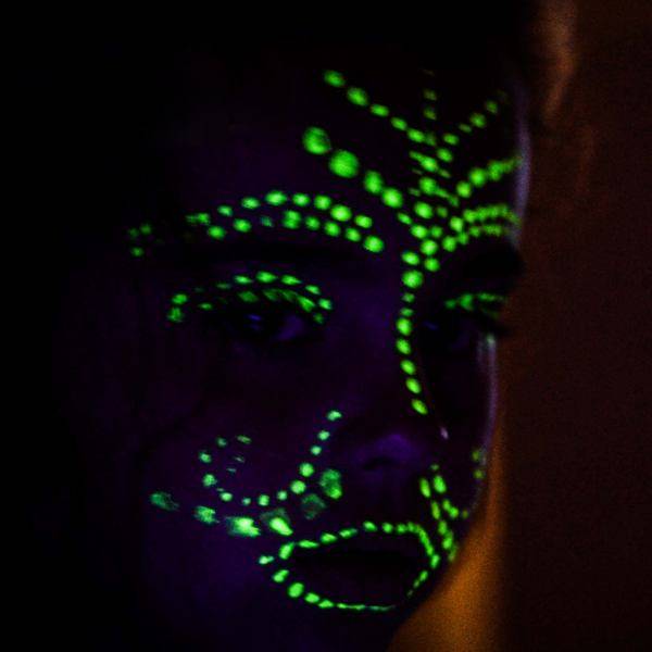 Glow in dark make-up onzichtbaar kopen? | De Horeca Bazaar